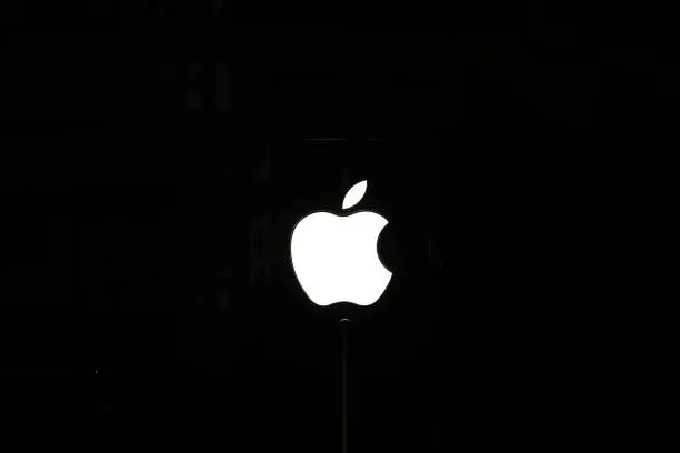 Apple Upgrades AirPods Max 2 With H2 Silicon And AI Features