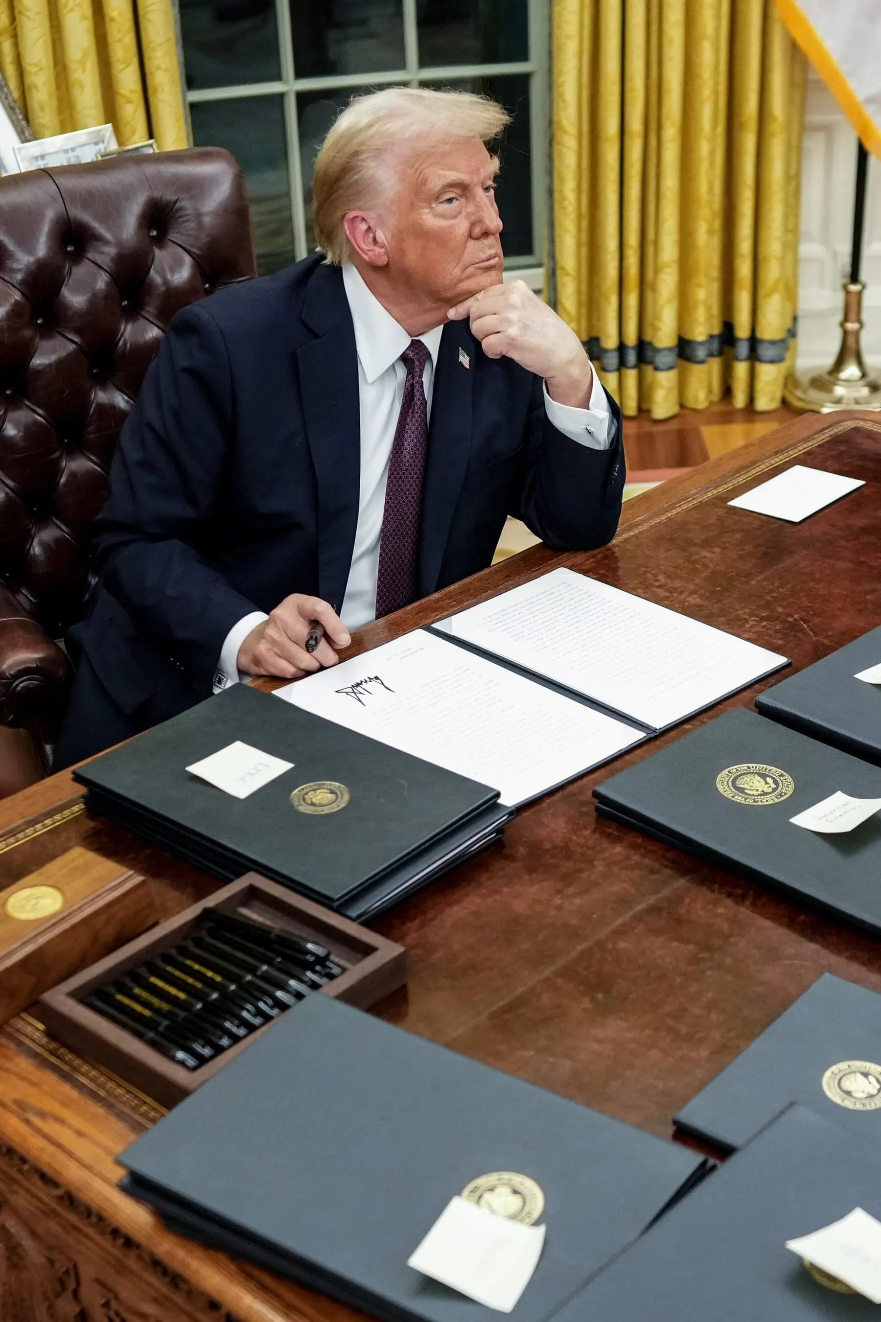 Trump Erases Lake Ontario — and Triggers a 50% Tariff War